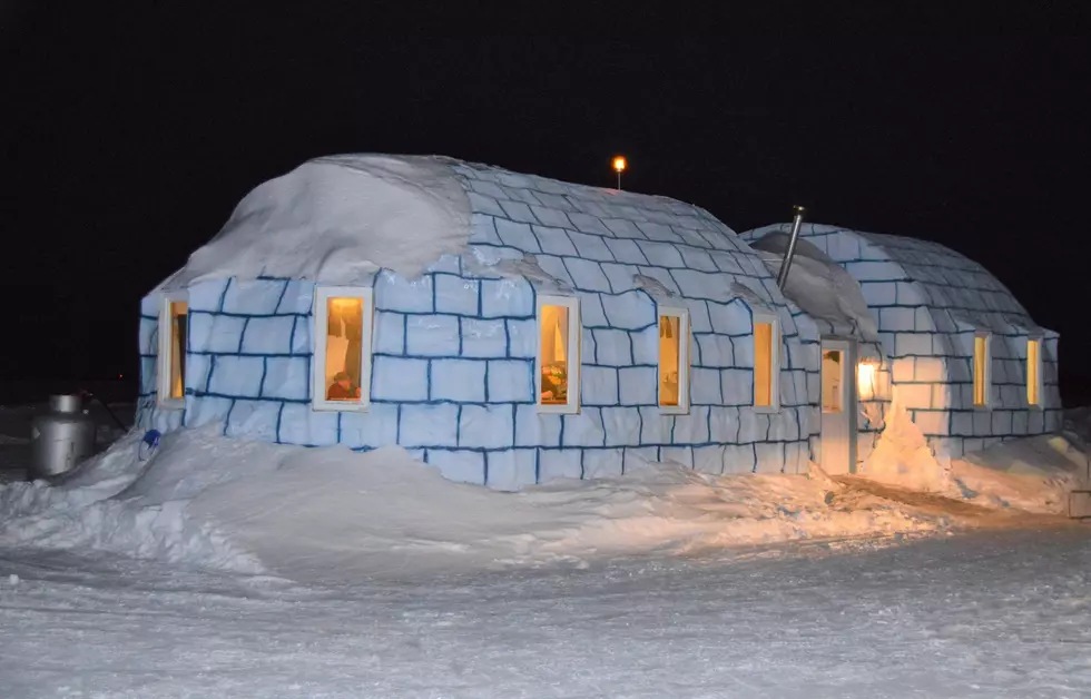 Reason 1066 To Love Minnesota: We Take Our Bars Out Onto The Ice!